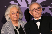 Hanna Damasio y Antonio Damasio asisten a la Gala del Premio Berggruen en Berggruen Hearst Estate el 4 de mayo de 2022 en Beverly Hills, California.