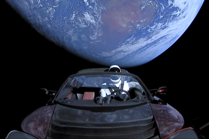 Espacio Tesla Roadster