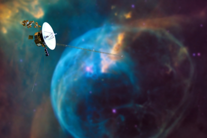 Fotomontaje de la sonda Voyager 1 con NGC 7635 de fond