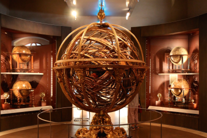 Esfera Armilar Ptolemaica, un instrumento didáctico creado por Ferdinando de Medici para la enseñanza astronómica que hoy se encuentra en el Museo Galileo de Florencia, Italia.