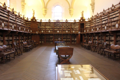Interior de la biblioteca