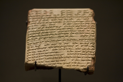 La escritura es lo que diferencia la prehistoria de la historia. Fuente: iStock / benedek