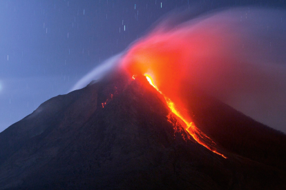 En 2018, la lava de este volcán en escudo cubrió 3500 hectáreas, forzó la evacuación de más de 2500 personas y se tragó 720 viviendas