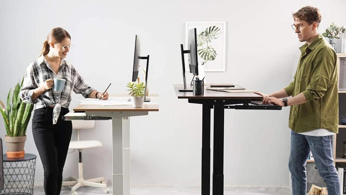 
        La serie E7 de FlexiSpot es la gama más completa de los escritorios elevables del mercado
    