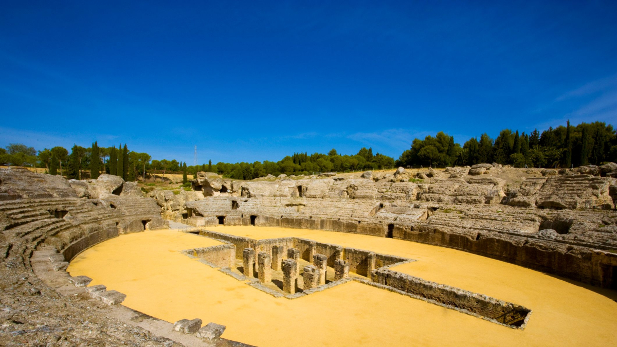 
        Este es el anfiteatro romano mejor conservado de España
    