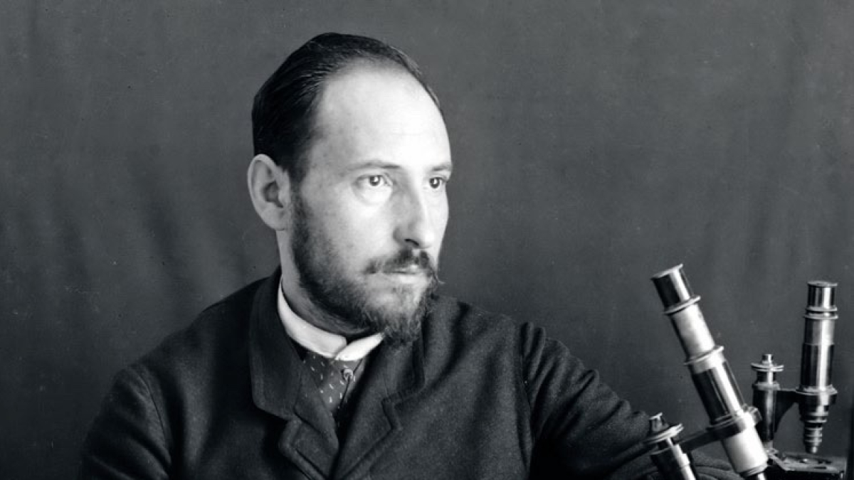 
        El legado social de Santiago Ramón y Cajal: ¿por qué debemos hacer «cajalera» a toda la sociedad?
    