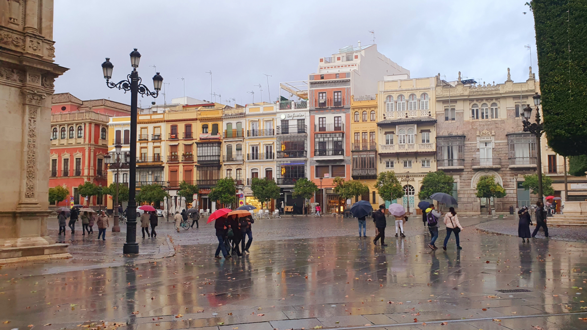 
        ¿Cuáles son los municipios donde más y menos llueve en España?
    