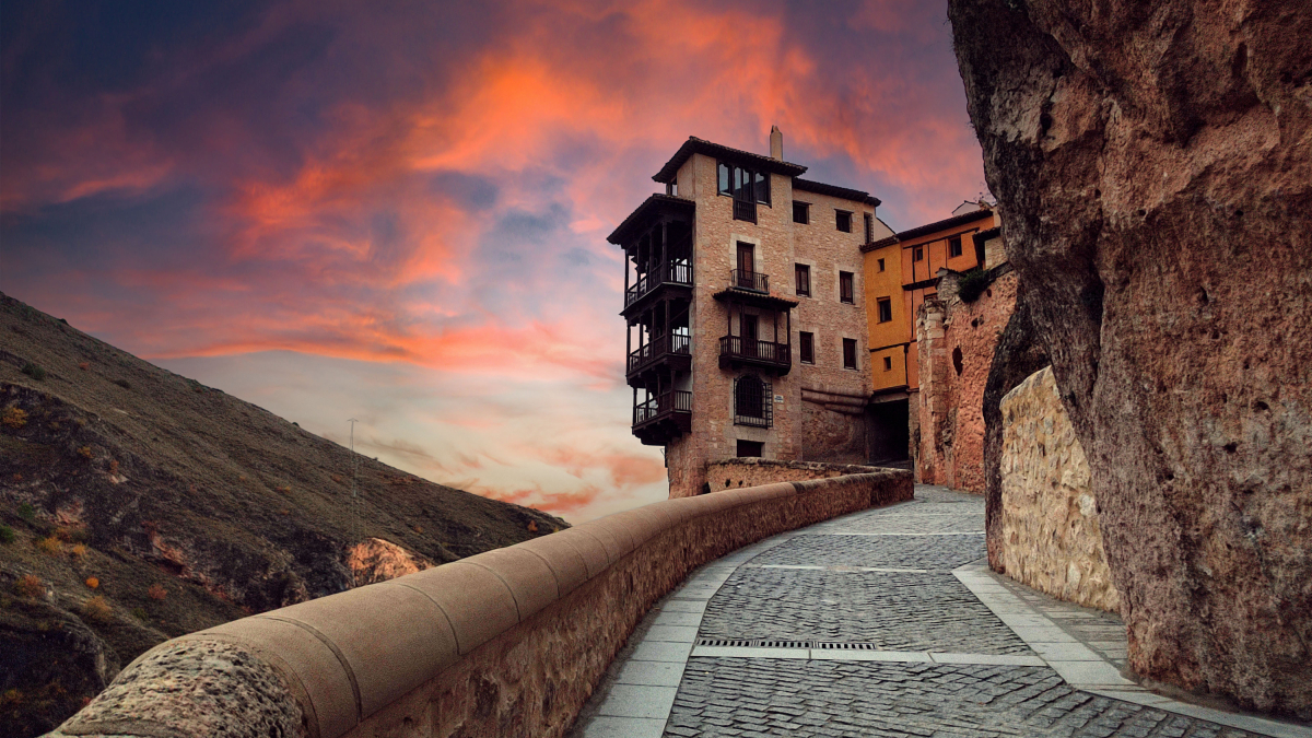 
        Viviendo al borde: el misterio y la belleza de las casas colgadas de Cuenca
    