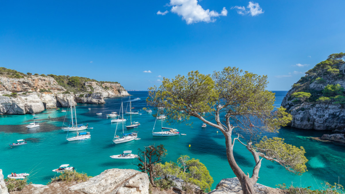 
        Estos son los 12 mejores hoteles de Menorca para disfrutar de las vacaciones
    