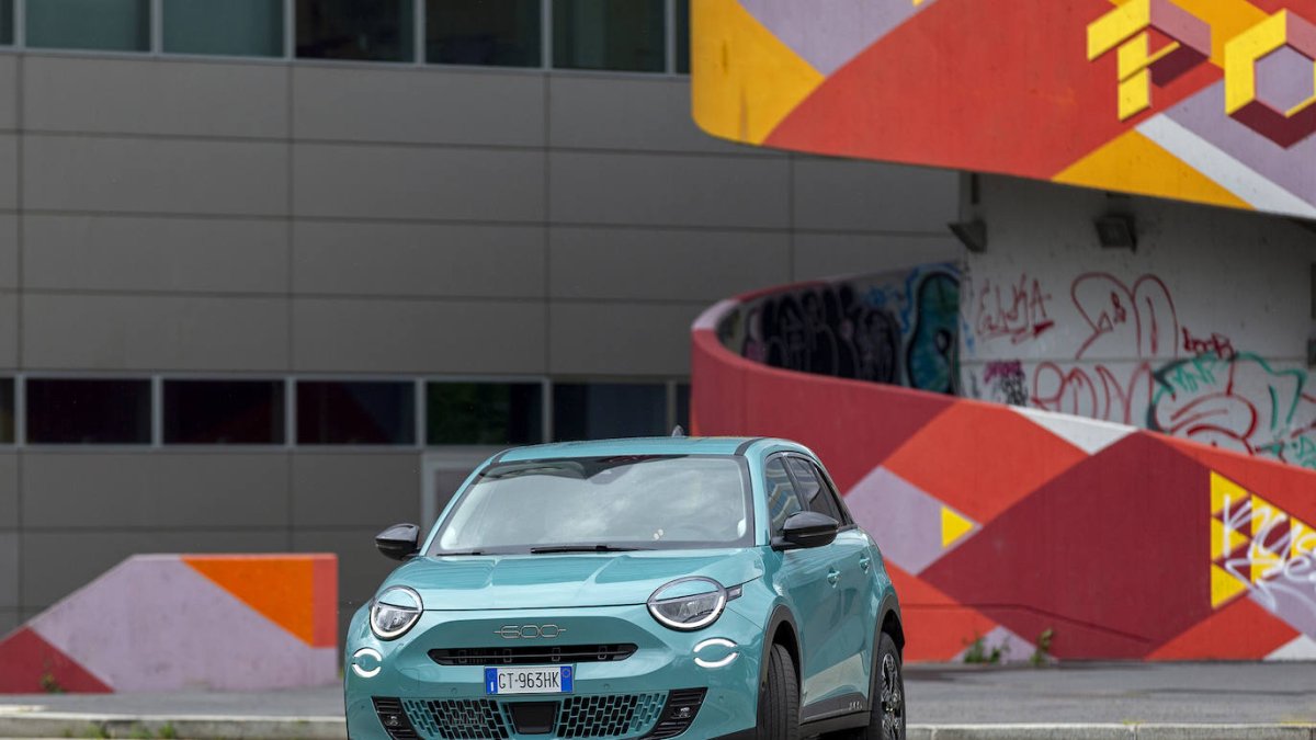 
                Menos consumo, modo eléctrico según situaciones y etiqueta ECO: nuevo Fiat 600 Hybrid
            
