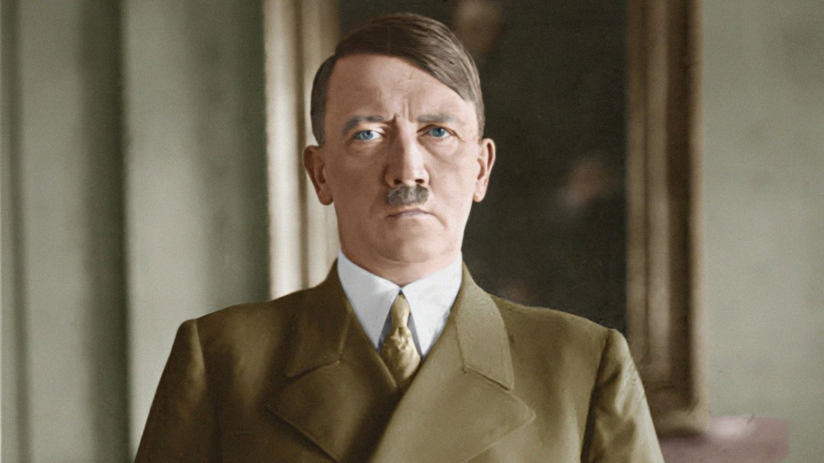 
                Biografía de Hitler: ascenso y caída del líder nazi
            