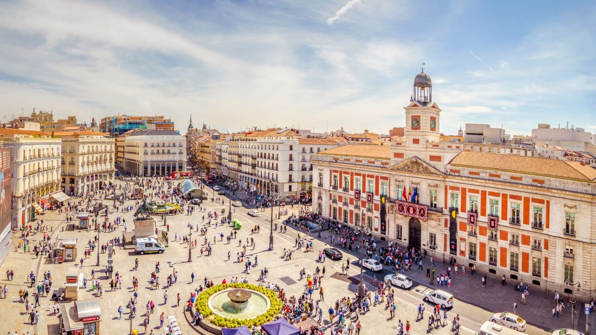 
                ¿Por qué la Puerta del Sol no tiene árboles? Descubre las razones históricas y técnicas
            