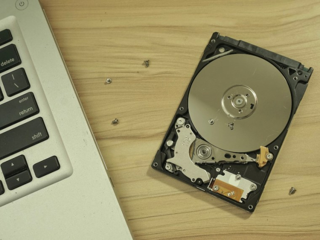Cómo convertir un disco duro antiguo en un disco duro externo para el PC