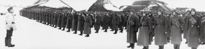 General Esteban-Infantes y Muñoz pasa revista cerca de Leningrado