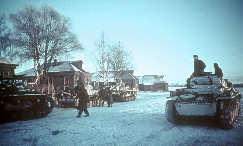 客製化系統 1941年11月，國防軍戰車在首都的某些地方